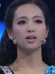 張文文[主持人]