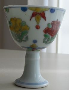 成化鬥彩團蓮竹節高足杯 成化鬥彩團蓮竹節高足杯