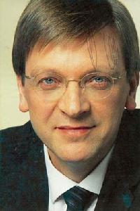 居伊·伏思達 居伊·伏思達