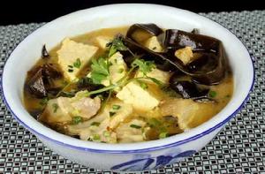 煲豆腐海帶 煲豆腐海帶