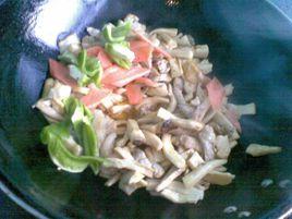 炒雞腿蘑 炒雞腿蘑