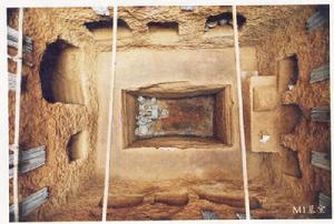 一條狗陪葬的腰坑