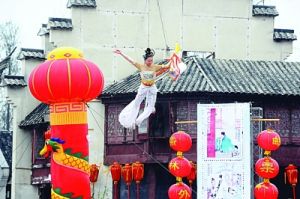 《儒林外史》首發 “仙女”空中傳郵