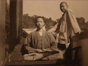 17歲的許榮凱（前排）在福建佛學院