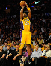 科比當年高中畢業18歲進入聯盟