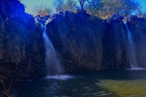 楊樹溝瀑布 楊樹溝瀑布