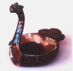 秦彩漆獸首鴨形食盤 秦彩漆獸首鴨形食盤