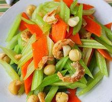 西芹炒夏威夷果