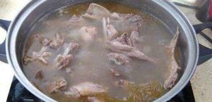 馬蹄酸蘿蔔燉鴨 馬蹄酸蘿蔔燉鴨