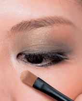 （圖）金色煙燻妝