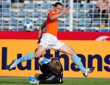 盧克·卡斯泰尼奧