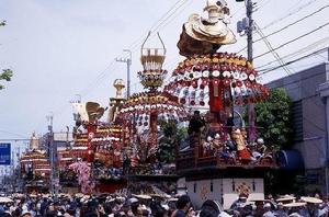 加賀藩祖利家的鳳凰御車-高岡市御車山祭