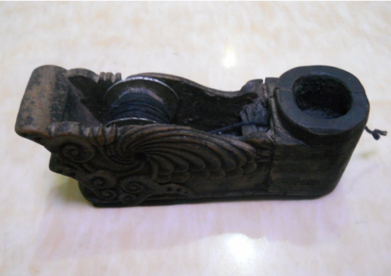 雕工精美的墨斗 雕工精美的墨斗