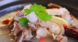 當歸煲牛 當歸煲牛