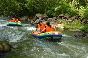 浮蓋山峽谷漂流