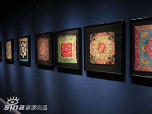 愛馬仕“錦繡夢想”絲巾展