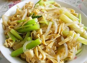 芹菜炒粉條幹豆腐 芹菜炒粉條幹豆腐
