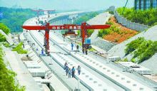 銅陵池州標段完成四電立桿