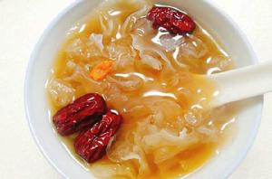 紅棗銀耳 紅棗銀耳