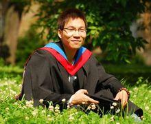 著名畫家王威畢業照