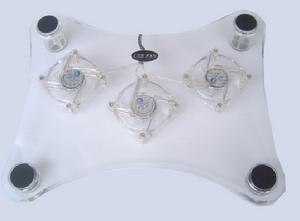 透明三個風扇散熱器