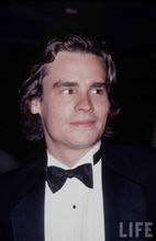 羅伯特&middot;肖恩&middot;萊納德