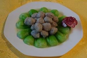 菜膽扒魚圓 菜膽扒魚圓