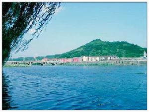 濱河式山水園林鎮