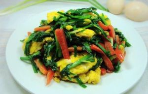 雞蛋紅椒炒韭菜 雞蛋紅椒炒韭菜