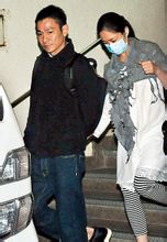 華仔陪夫人產檢