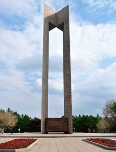 長春解放紀念碑