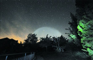 上海北京夜空現巨大發光體