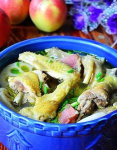 蓮藕鹹肉燉草雞 蓮藕鹹肉燉草雞