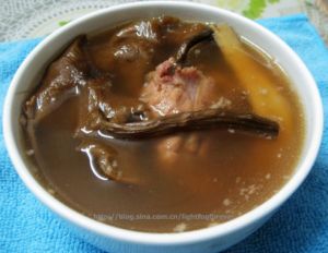 茶樹菇燉龍骨 茶樹菇燉龍骨