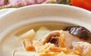 煲冬荷老鴨湯 煲冬荷老鴨湯