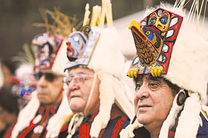 參加溫哥華冬奧運火炬傳遞儀式的加拿大土著民族