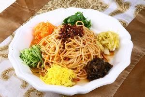 花生芝麻醬涼麵 花生芝麻醬涼麵