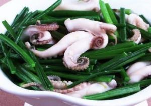 章魚炒韭葶 章魚炒韭葶