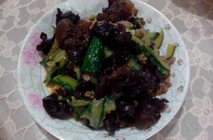 黃瓜木耳炒肉絲 黃瓜木耳炒肉絲