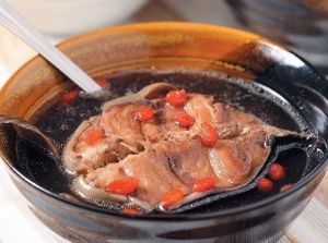 當歸土虱燉枸杞