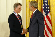 Peter B. Dervan 美國國家科學獎章總統授獎