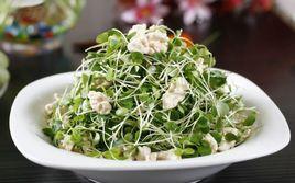 香椿苗拌核桃仁 香椿苗拌核桃仁