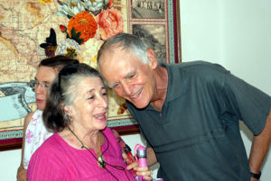 靜修所設計者-Judson（右一）