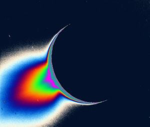 土星衛星會噴冰 參與土星光環形成過程