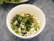 蔥、姜、香菜切末。