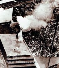 克拉克點燃聖火