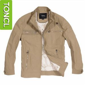 達客風尚服裝展示