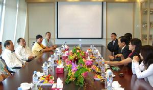 福州市長鄭松岩代表團一行蒞臨香港冠城集團總部