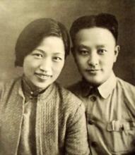 王明與孟慶樹合影