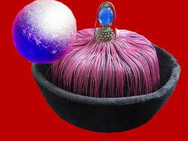 頂戴[清朝時用以區別官員品級的帽飾]